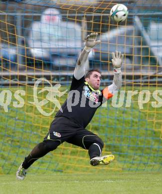 Fussball. 2. Klasse A. Lurnfeld gegen Gitschtal. Matthias Pirker (Lurnfeld). Moellbruecke, 13.9.2014.
Foto: Kuess
---
pressefotos, pressefotografie, kuess, qs, qspictures, sport, bild, bilder, bilddatenbank