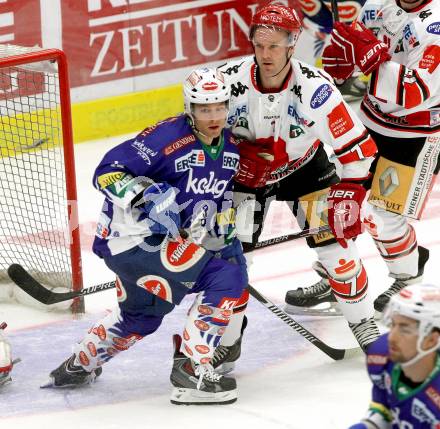 EBEL. Eishockey Bundesliga. EC VSV gegen HC TWK Innsbruck. John Lammers, (VSV), Dustin Vanballegooie  (Innsbruck). Villach, am 19.9.2014.
Foto: Kuess 


---
pressefotos, pressefotografie, kuess, qs, qspictures, sport, bild, bilder, bilddatenbank