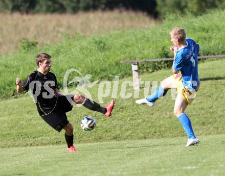 Fussball. Kaerntner Liga. Koettmannsdorf gegen Bleiburg. Jakob Orgonyi (Koettmannsdorf), Rene Partl (Bleiburg). Koettmannsdorf, 20.9.2014.
Foto: Kuess
---
pressefotos, pressefotografie, kuess, qs, qspictures, sport, bild, bilder, bilddatenbank