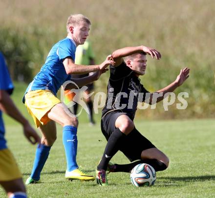 Fussball. Kaerntner Liga. Koettmannsdorf gegen Bleiburg. Daniel Globotschnig (Koettmannsdorf), Dejan Verdel (Bleiburg). Koettmannsdorf, 20.9.2014.
Foto: Kuess
---
pressefotos, pressefotografie, kuess, qs, qspictures, sport, bild, bilder, bilddatenbank