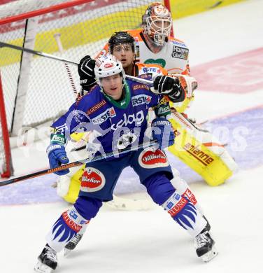 EBEL. Eishockey Bundesliga. EC VSV gegen Moser Medical Graz 99ers.  Daniel Nageler, (VSV),  Jesse Mathias Jyrkkioe, Danny Sabourin (Graz). Villach, am 19.9.2014.
Foto: Kuess 


---
pressefotos, pressefotografie, kuess, qs, qspictures, sport, bild, bilder, bilddatenbank