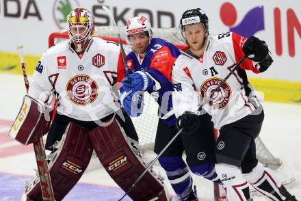 Eishockey. Champions Hockey League VSV gegen Geneve-Servette. John Lammers #13,  (VSV), Christophe Bays #1, Daniel Vukovic #55 (Geneve-Servette). Villach, 23.9.2014.
Foto: Kuess 
---
pressefotos, pressefotografie, kuess, qs, qspictures, sport, bild, bilder, bilddatenbank