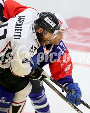 Eishockey. Champions Hockey League VSV gegen Geneve-Servette. John Lammers #13, (VSV), Eliot Antonietti #47  (Geneve-Servette). Villach, 23.9.2014.
Foto: Kuess 
---
pressefotos, pressefotografie, kuess, qs, qspictures, sport, bild, bilder, bilddatenbank