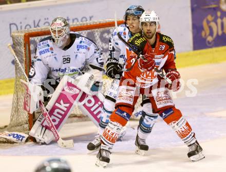 EBEL. Eishockey Bundesliga. KAC gegen EHC LIWEST Linz. Martin Schumnig,  (KAC), Michael Ouzas, Erik Kirchschlaeger (Linz). Klagenfurt, am 25.9.2014.
Foto: Kuess 

---
pressefotos, pressefotografie, kuess, qs, qspictures, sport, bild, bilder, bilddatenbank