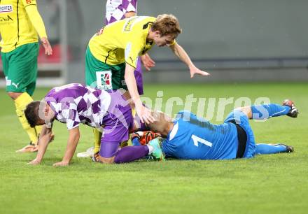 Fussball Regionalliga. SK Austria Klagenfurt gegen Voecklamarkt. Vedran Vinko, (Austria Klagenfurt), Stefan Kirnbauer, Marcel Hartl (Voecklamarkt). Klagenfurt, 26.9.2014.
Foto: Kuess
---
pressefotos, pressefotografie, kuess, qs, qspictures, sport, bild, bilder, bilddatenbank