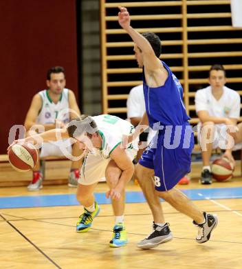 Basketball 2. Bundesliga. KOS Posojilnica Bank Celovec gegen Raiffeisen Radenthein Garnets. Andreas Smrtnik, (KOS), Peter Gleissner  (Radenthein). Klagenfurt, am 27.9.2014.
Foto: Kuess
---
pressefotos, pressefotografie, kuess, qs, qspictures, sport, bild, bilder, bilddatenbank