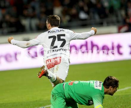 Fussball Bundesliga. RZ Pellets WAC gegen FC Admira Wacker Moedling. Torjubel Joachim Standfest,  (WAC). Klagenfurt, am 27.9.2014.
Foto: Kuess

---
pressefotos, pressefotografie, kuess, qs, qspictures, sport, bild, bilder, bilddatenbank