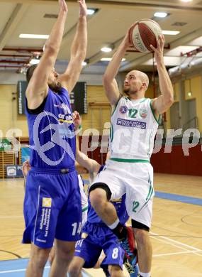 Basketball 2. Bundesliga. KOS Posojilnica Bank Celovec gegen Raiffeisen Radenthein Garnets. Fabian Gallob,  (KOS), Vjeran Soldo (Radenthein). Klagenfurt, am 27.9.2014.
Foto: Kuess
---
pressefotos, pressefotografie, kuess, qs, qspictures, sport, bild, bilder, bilddatenbank