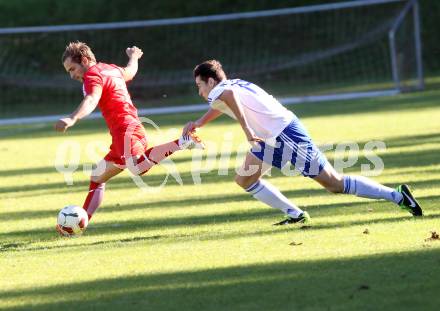 Fussball. Kaerntner Liga. Atus Ferlach gegen Treibach. Martin Trattnig (Ferlach), Hanno Ulrich Wachernig (Treibach). Ferlach, 28.9.2014.
Foto: Kuess
---
pressefotos, pressefotografie, kuess, qs, qspictures, sport, bild, bilder, bilddatenbank