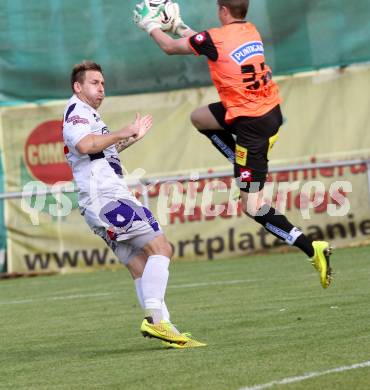 Fussball. Regionalliga. SAK gegen Sturm Graz Amateure. Darijo Biscan (SAK), Tobias Schuetzenauer (Graz). Klagenfurt, 4.10.2014.
Foto: Kuess
---
pressefotos, pressefotografie, kuess, qs, qspictures, sport, bild, bilder, bilddatenbank