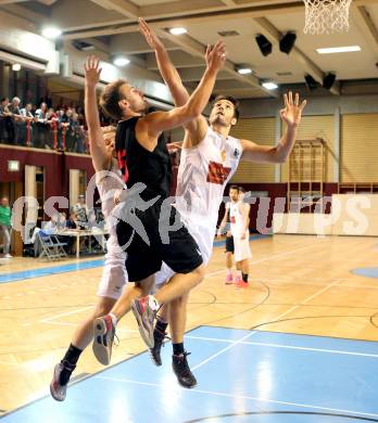 Basketball 2. Bundesliga. Woerthersee Piraten gegen Mistelbach Mustangs. Tim Huber, Daniel Gspandl, (Piraten), Florian Duck (Mustangs). Klagenfurt, am 4.10.2014.
Foto: Kuess
---
pressefotos, pressefotografie, kuess, qs, qspictures, sport, bild, bilder, bilddatenbank