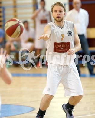 Basketball 2. Bundesliga. Woerthersee Piraten gegen Mistelbach Mustangs. Tim Huber (Piraten). Klagenfurt, am 4.10.2014.
Foto: Kuess
---
pressefotos, pressefotografie, kuess, qs, qspictures, sport, bild, bilder, bilddatenbank