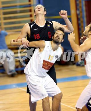 Basketball 2. Bundesliga. Woerthersee Piraten gegen Mistelbach Mustangs. Alexander Ey,  (Piraten), Ivo Prachar (Mustangs). Klagenfurt, am 4.10.2014.
Foto: Kuess
---
pressefotos, pressefotografie, kuess, qs, qspictures, sport, bild, bilder, bilddatenbank