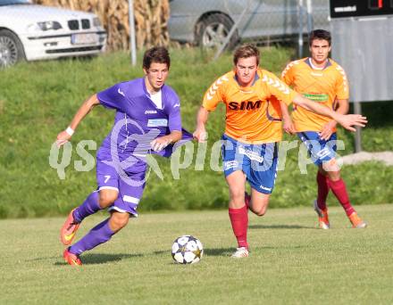 Fussball Unterliga Ost. SPG FC Poggersdorf KM gegen Globasnitz. Fabian Krenn (Poggersdorf), Mario Kaiser (Globasnitz). Poggersdorf, 5.10.2014.
Foto: Kuess
---
pressefotos, pressefotografie, kuess, qs, qspictures, sport, bild, bilder, bilddatenbank