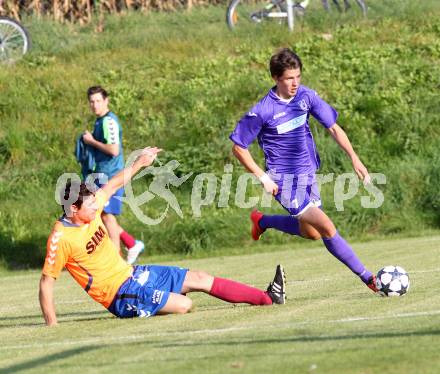 Fussball Unterliga Ost. SPG FC Poggersdorf KM gegen Globasnitz. Fabian Krenn (Poggersdorf), Miha Groegl (Globasnitz). Poggersdorf, 5.10.2014.
Foto: Kuess
---
pressefotos, pressefotografie, kuess, qs, qspictures, sport, bild, bilder, bilddatenbank