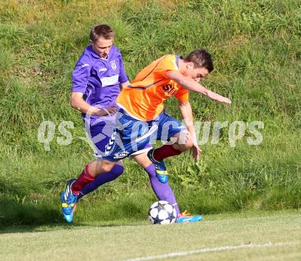 Fussball Unterliga Ost. SPG FC Poggersdorf KM gegen Globasnitz. Ziga Bokal (Poggersdorf), Peter Kowatsch (Globasnitz). Poggersdorf, 5.10.2014.
Foto: Kuess
---
pressefotos, pressefotografie, kuess, qs, qspictures, sport, bild, bilder, bilddatenbank