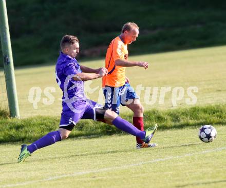 Fussball Unterliga Ost. SPG FC Poggersdorf KM gegen Globasnitz. Christian Fuiko (Poggersdorf), Simon Sadjak (Globasnitz). Poggersdorf, 5.10.2014.
Foto: Kuess
---
pressefotos, pressefotografie, kuess, qs, qspictures, sport, bild, bilder, bilddatenbank