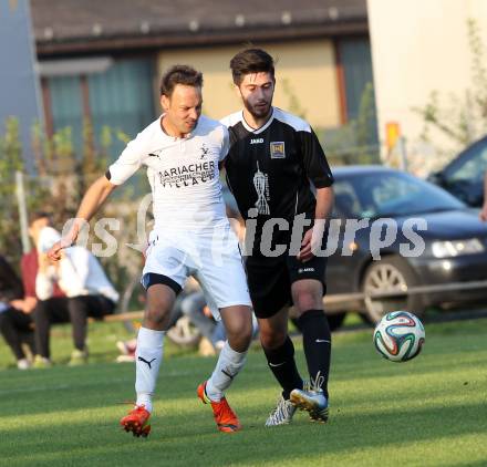 Fussball. 1. Klasse B2. Fuernitz gegen Keutschach. Markus Alois Tschinderle (Fuernitz), Emre Yalcin (Keutschach).  Fuernitz, 4.10.2014.
Foto: Kuess
---
pressefotos, pressefotografie, kuess, qs, qspictures, sport, bild, bilder, bilddatenbank