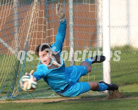 Fussball. 1. Klasse B2. Fuernitz gegen Keutschach. Mathias Glanzer (Keutschach).  Fuernitz, 4.10.2014.
Foto: Kuess
---
pressefotos, pressefotografie, kuess, qs, qspictures, sport, bild, bilder, bilddatenbank