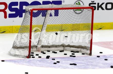 Eishockey. Champions Hockey League VSV gegen Frolunda Gothenburg. Feature. Tor. Puck. Villach, 7.10.2014.
Foto: Kuess 
---
pressefotos, pressefotografie, kuess, qs, qspictures, sport, bild, bilder, bilddatenbank