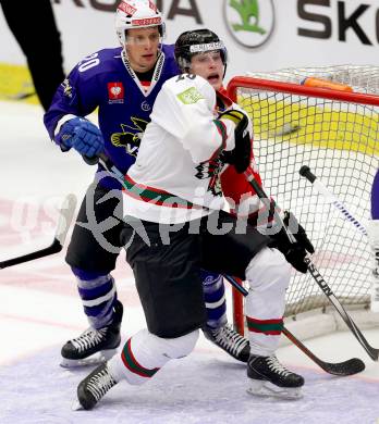 Eishockey. Champions Hockey League VSV gegen Froelunda Gothenburg. Nico Brunner #20, (VSV), Anton Blidh #18  (Froelunda Gothenburg). Villach, 7.10.2014.
Foto: Kuess 
---
pressefotos, pressefotografie, kuess, qs, qspictures, sport, bild, bilder, bilddatenbank