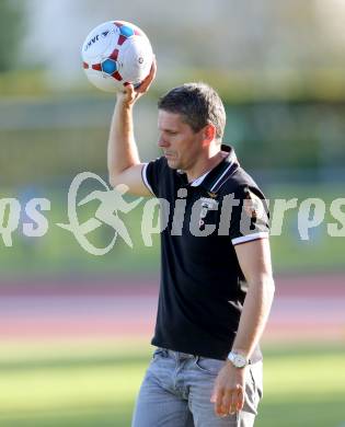 Fussball. Freundschaftsspiel. RZ Pellets WAC gegen Udinese Calcio. Trainer Dietmar Kuehbauer (WAC). Villach, 10.10.2014.
Foto: Kuess
---
pressefotos, pressefotografie, kuess, qs, qspictures, sport, bild, bilder, bilddatenbank