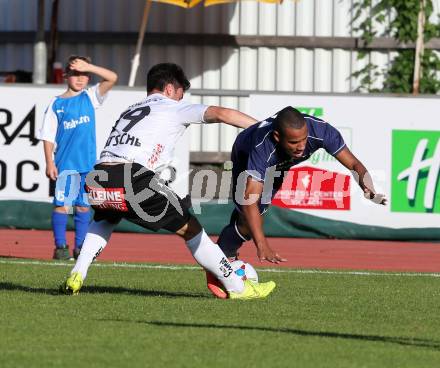 Fussball. Freundschaftsspiel. RZ Pellets WAC gegen Udinese Calcio. Roland Putsche (WAC), Lucas Evangelista Santana (Udinese). Villach, 10.10.2014.
Foto: Kuess
---
pressefotos, pressefotografie, kuess, qs, qspictures, sport, bild, bilder, bilddatenbank