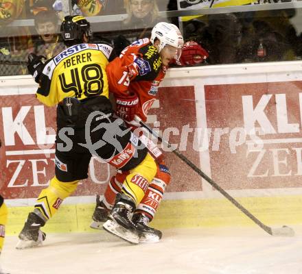 EBEL. Eishockey Bundesliga. KAC gegen UPC Vienna Capitals. Stefan Geier, (KAC),  Florian Iberer  (Caps). Klagenfurt, am 10.10.2014.
Foto: Kuess 

---
pressefotos, pressefotografie, kuess, qs, qspictures, sport, bild, bilder, bilddatenbank