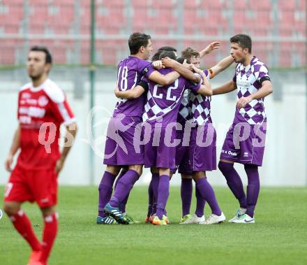 Fussball Regionalliga. SK Austria Klagenfurt gegen Vorwaerts Steyr. Torjubel (Austria Klagenfurt). Klagenfurt, 11.10.2014.
Foto: Kuess
---
pressefotos, pressefotografie, kuess, qs, qspictures, sport, bild, bilder, bilddatenbank