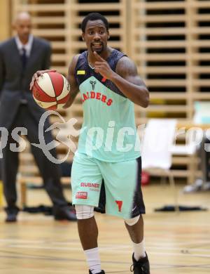 Basketball 2. Bundesliga.  Raiders Villach gegen Basket Flames. Jamal Mc Clerkin (Villach). Villach, 11.10.2014.
Foto: Kuess
---
pressefotos, pressefotografie, kuess, qs, qspictures, sport, bild, bilder, bilddatenbank