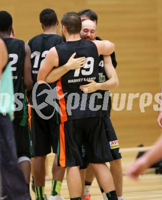 Basketball 2. Bundesliga.  Raiders Villach gegen Basket Flames. Jubel (Basket Flames). Villach, 11.10.2014.
Foto: Kuess
---
pressefotos, pressefotografie, kuess, qs, qspictures, sport, bild, bilder, bilddatenbank