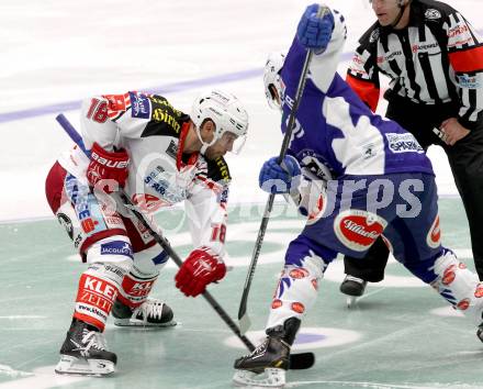 EBEL. Eishockey Bundesliga. EC VSV gegen KAC.  Jason Krog,  (VSV), Thomas Koch (KAC). Villach, am 12.10.2014.
Foto: Kuess 


---
pressefotos, pressefotografie, kuess, qs, qspictures, sport, bild, bilder, bilddatenbank