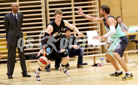 Basketball 2. Bundesliga.  Raiders Villach gegen Basket Flames. Trainer Stacey Nolan, Blaz Lobe, (Villach),  Paul Koroschitz  (Basket Flames). Villach, 11.10.2014.
Foto: Kuess
---
pressefotos, pressefotografie, kuess, qs, qspictures, sport, bild, bilder, bilddatenbank