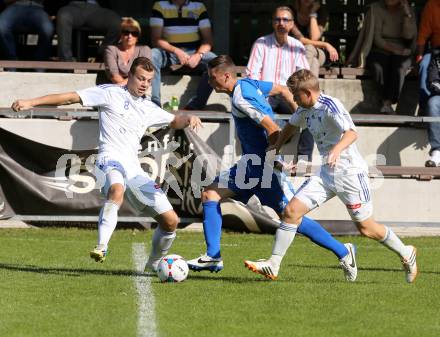 Fussball Kaerntner Liga. Annabichler SV ASV gegen Treibach. Niko Maric, r(ASV), Julian Huebl, Christoph Lintschinge (Treibach) . Klagenfurt, am 12.10.2014.
Foto: Kuess
---
pressefotos, pressefotografie, kuess, qs, qspictures, sport, bild, bilder, bilddatenbank