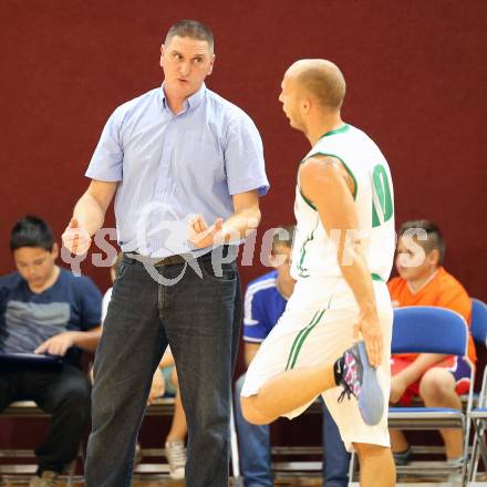 Basketball 2. Bundesliga. KOS Celovec gegen BBU Salzburg. Trainer Predrag Radovic, Davor Sattler (KOS). Klagenfurt, 11.10.2014.
Foto: Kuess
---
pressefotos, pressefotografie, kuess, qs, qspictures, sport, bild, bilder, bilddatenbank