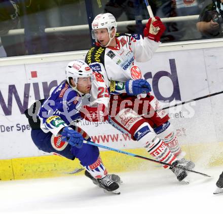 EBEL. Eishockey Bundesliga. EC VSV gegen KAC. Brock McBride, (VSV), Kirk Furey  (KAC). Villach, am 12.10.2014.
Foto: Kuess 


---
pressefotos, pressefotografie, kuess, qs, qspictures, sport, bild, bilder, bilddatenbank