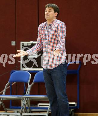 Basketball 2. Bundesliga. KOS Celovec gegen BBU Salzburg. Trainer Dejan Ljubinkovic (Salzburg). Klagenfurt, 11.10.2014.
Foto: Kuess
---
pressefotos, pressefotografie, kuess, qs, qspictures, sport, bild, bilder, bilddatenbank