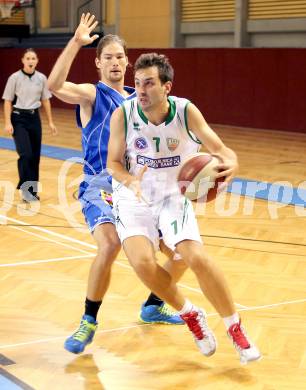 Basketball 2. Bundesliga. KOS Celovec gegen BBU Salzburg. Rok Papic, (KOS), Dominik Gross (Salzburg). Klagenfurt, 11.10.2014.
Foto: Kuess
---
pressefotos, pressefotografie, kuess, qs, qspictures, sport, bild, bilder, bilddatenbank