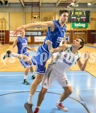 Basketball 2. Bundesliga. KOS Celovec gegen BBU Salzburg. Rok Papic, (KOS), Lorenz Rattey (Salzburg). Klagenfurt, 11.10.2014.
Foto: Kuess
---
pressefotos, pressefotografie, kuess, qs, qspictures, sport, bild, bilder, bilddatenbank