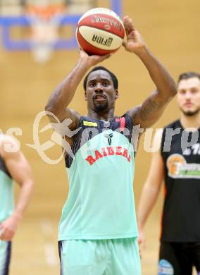 Basketball 2. Bundesliga.  Raiders Villach gegen Basket Flames. Jamal Mc Clerkin (Villach). Villach, 11.10.2014.
Foto: Kuess
---
pressefotos, pressefotografie, kuess, qs, qspictures, sport, bild, bilder, bilddatenbank