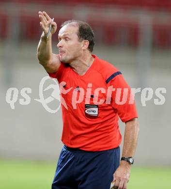 Fussball Regionalliga. SK Austria Klagenfurt gegen BW Linz. Schiedsrichter Gottfried Schuiki. Klagenfurt, am 17.10.2014.
Foto: Kuess
---
pressefotos, pressefotografie, kuess, qs, qspictures, sport, bild, bilder, bilddatenbank