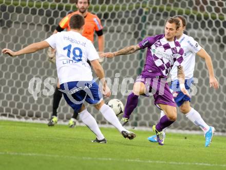 Fussball Regionalliga. SK Austria Klagenfurt gegen BW Linz. Rajko Rep, (Austria Klagenfurt)  Kelmendi Kreshnik (Linz). Klagenfurt, am 17.10.2014.
Foto: Kuess
---
pressefotos, pressefotografie, kuess, qs, qspictures, sport, bild, bilder, bilddatenbank