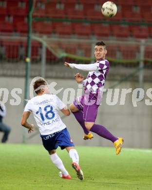 Fussball Regionalliga. SK Austria Klagenfurt gegen BW Linz. Cemal Amet, (Austria Klagenfurt)  Rene Kienberger  (Linz). Klagenfurt, am 17.10.2014.
Foto: Kuess
---
pressefotos, pressefotografie, kuess, qs, qspictures, sport, bild, bilder, bilddatenbank