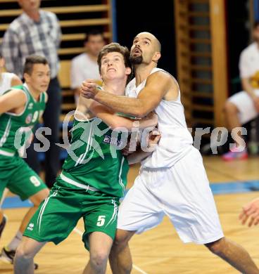 Basketball 2. Bundesliga. Woerthersee Piraten gegen KOS Celovec.  Joachim Buggelsheim, (Piraten), Andi Smrtnik  (KOS). Klagenfurt, am 18.10.2014.
Foto: Kuess
---
pressefotos, pressefotografie, kuess, qs, qspictures, sport, bild, bilder, bilddatenbank