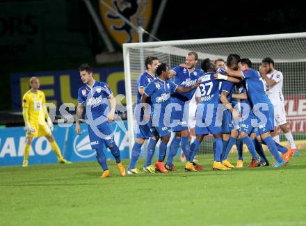 Fussball Bundesliga. RZ Pellets WAC gegen SV Scholz Groedig. Torjubel (Groedig). Wolfsberg, am 18.10.2014.
Foto: Kuess

---
pressefotos, pressefotografie, kuess, qs, qspictures, sport, bild, bilder, bilddatenbank