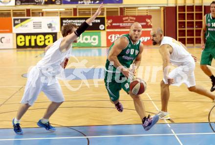 Basketball 2. Bundesliga. Woerthersee Piraten gegen KOS Celovec.  SEbastian Huber, Joachim Buggelsheim,  (Piraten), Davor Sattler (KOS). Klagenfurt, am 18.10.2014.
Foto: Kuess
---
pressefotos, pressefotografie, kuess, qs, qspictures, sport, bild, bilder, bilddatenbank