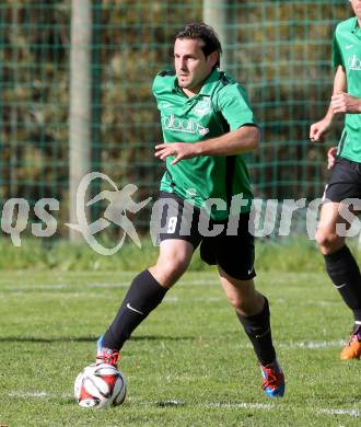 Fussball Unterliga Ost. DSG Sele Zell gegen Ulrichsberg. Paul Kral  (Ulrichsberg). Zell, am 19.10.2014.
Foto: Kuess
---
pressefotos, pressefotografie, kuess, qs, qspictures, sport, bild, bilder, bilddatenbank