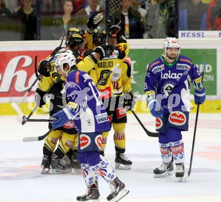 EBEL. Eishockey Bundesliga. EC VSV gegen UPC Vienna Capitals. Torjubel (Caps). Villach, am 19.10.2014.
Foto: Kuess 


---
pressefotos, pressefotografie, kuess, qs, qspictures, sport, bild, bilder, bilddatenbank