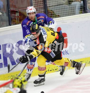 EBEL. Eishockey Bundesliga. EC VSV gegen UPC Vienna Capitals. Mark Santorelli,  (VSV), Florian Iberer (Caps). Villach, am 19.10.2014.
Foto: Kuess 


---
pressefotos, pressefotografie, kuess, qs, qspictures, sport, bild, bilder, bilddatenbank