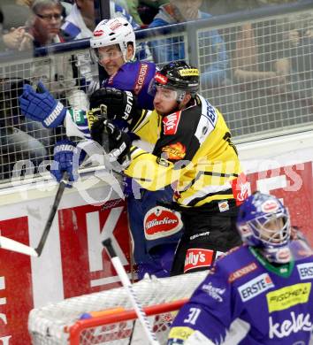 EBEL. Eishockey Bundesliga. EC VSV gegen UPC Vienna Capitals. Stefan Bacher,  (VSV), Andreas Noedl (Caps). Villach, am 19.10.2014.
Foto: Kuess 


---
pressefotos, pressefotografie, kuess, qs, qspictures, sport, bild, bilder, bilddatenbank